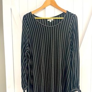 Jersey knit top black and white
